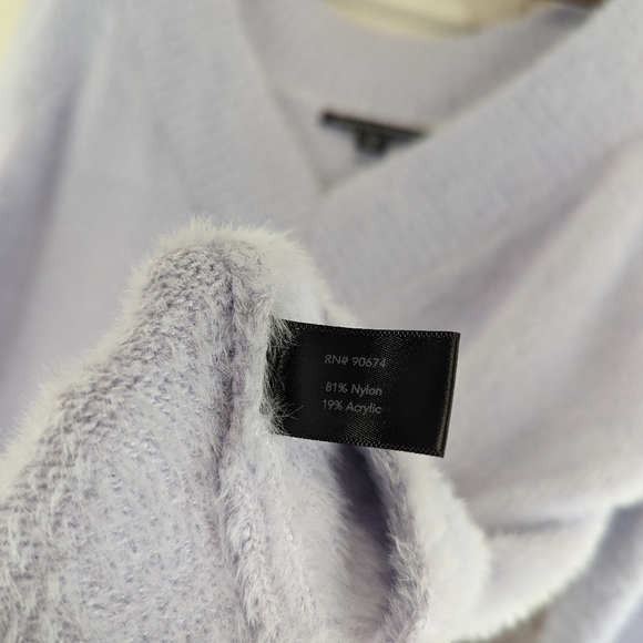 Boston Proper Sweater Womens Medium Purple Fuzzy Eyelash Slouchy Shoulder V Neck - Picture 8 of 9